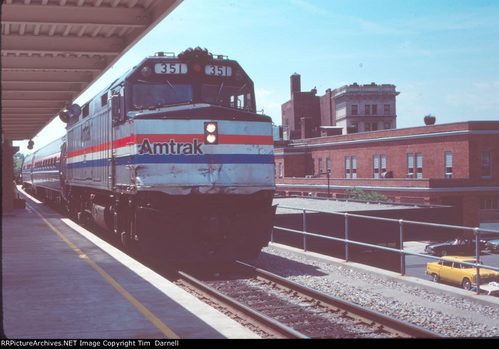 AMTK 351 leads train 63 the Maple Leaf.